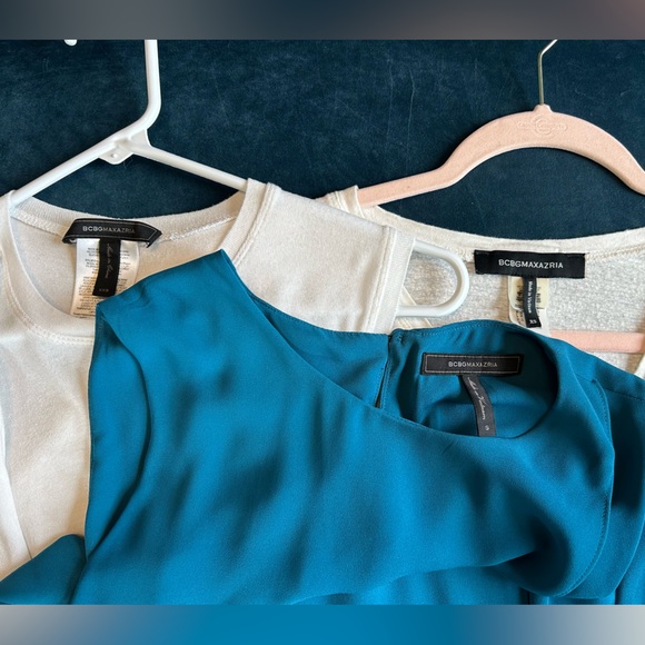 BUNDLE! BCBGMaxAzria White and Teal Blouses - Picture 8 of 10